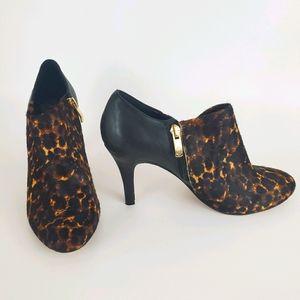 Vince Camuto Snow Leopard Booties size 8